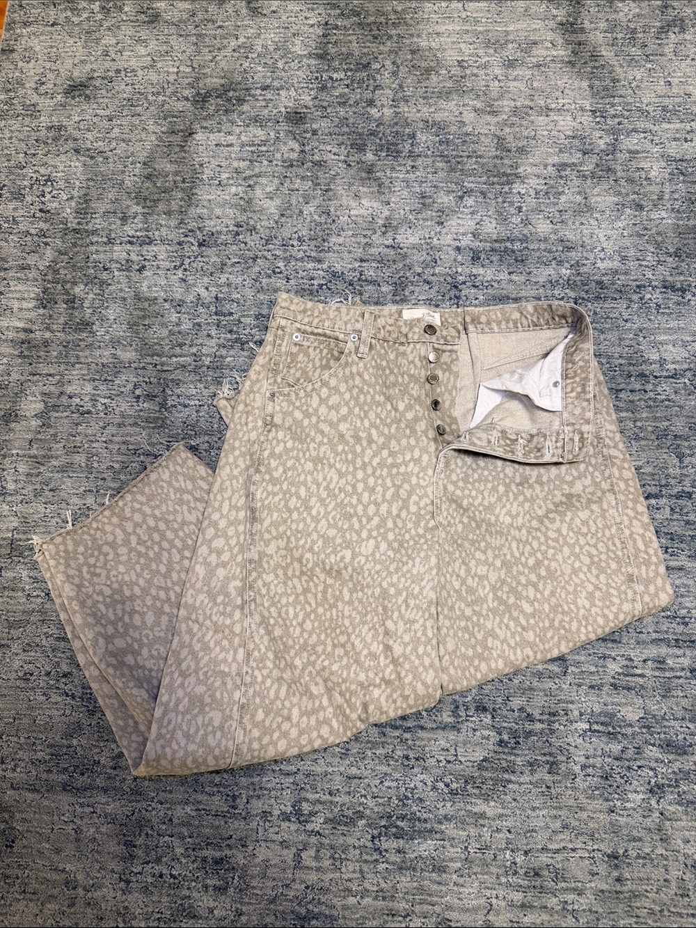 Universal Thread Leopard-Print Straight Jeans in Beige